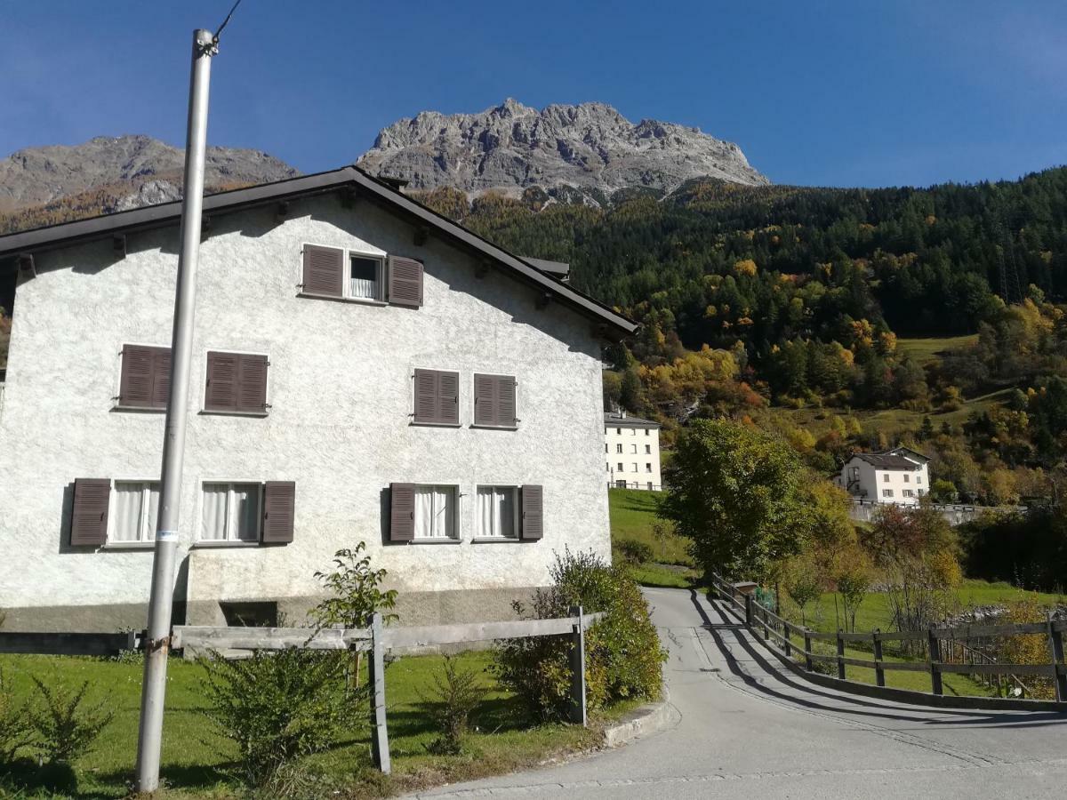 Confortevole Mansarda Di Montagna Poschiavo Luaran gambar