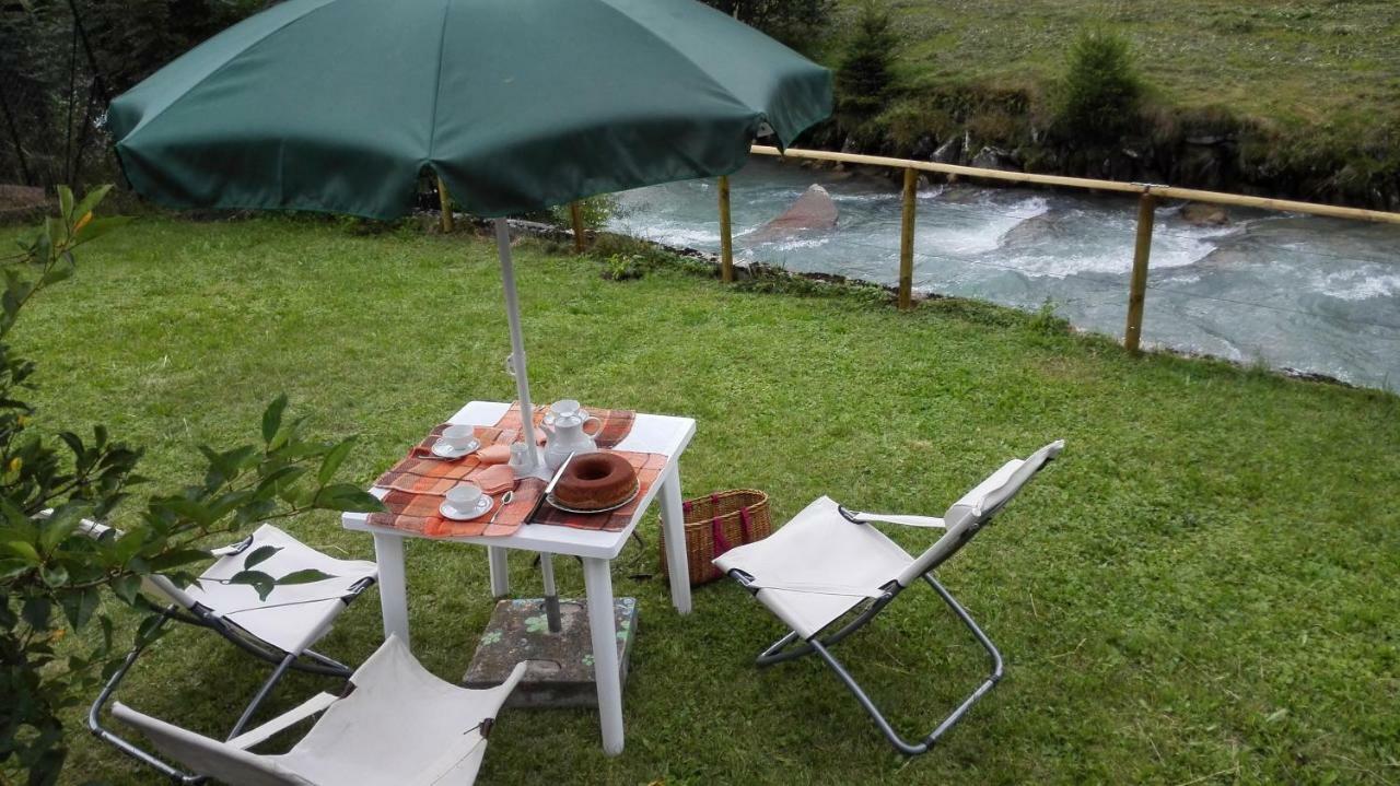 Confortevole Mansarda Di Montagna Poschiavo Luaran gambar